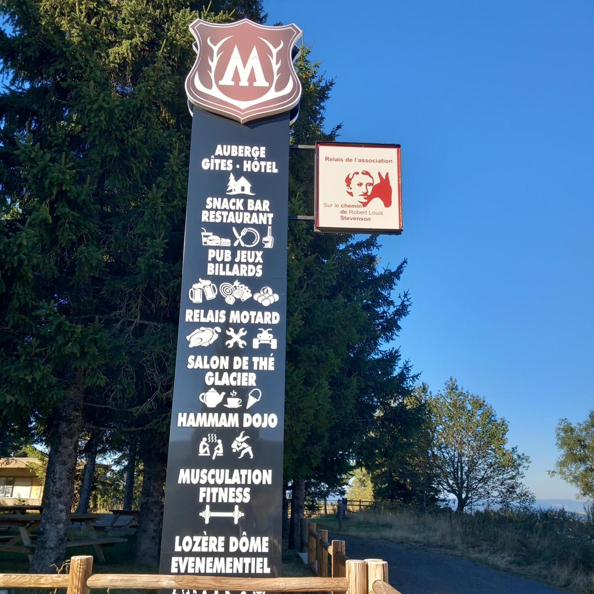 Montlo Relais Des Cerfs Cubieres Exterior foto